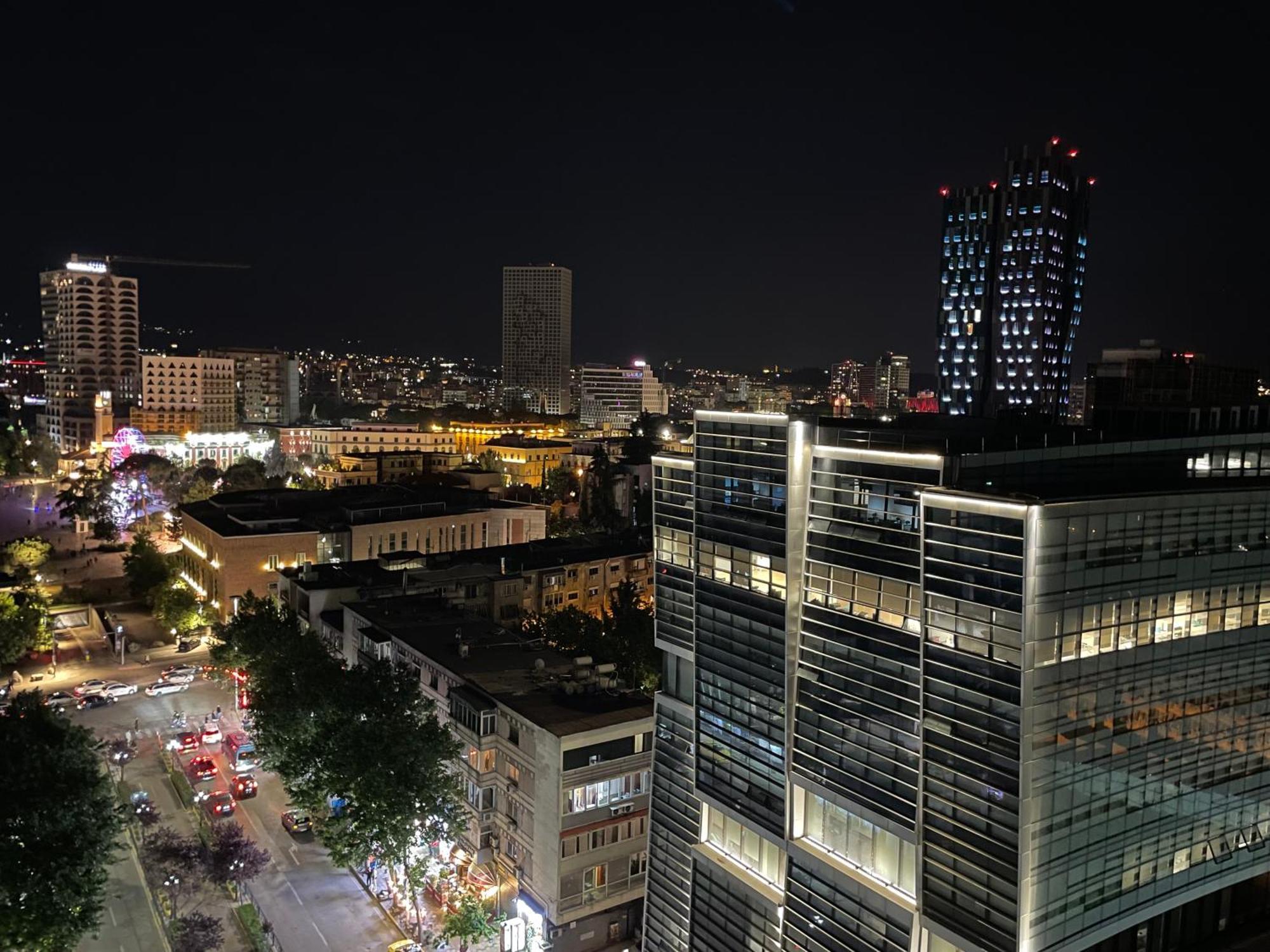 Apartamento Sun Tower Luxury Suite-view From Of Center